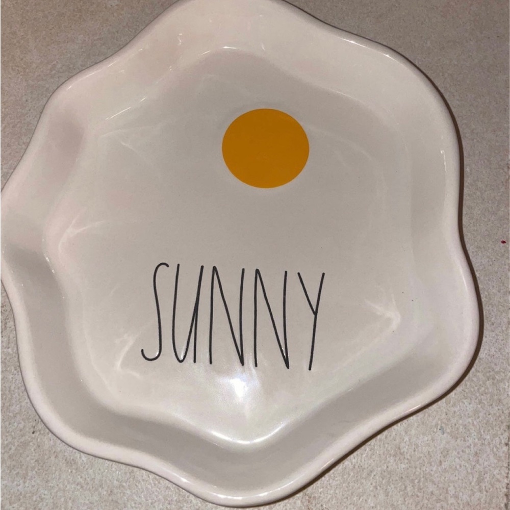 Rae dunn sunny egg plate